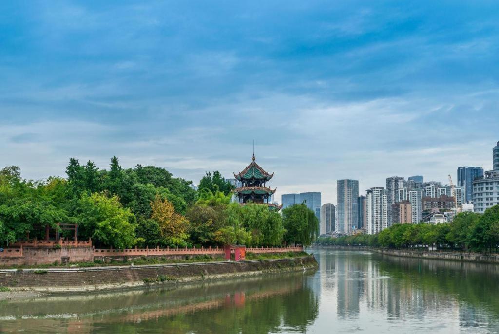 Отель Ibis Chengdu Chunxi Road Shudu Mansion Экстерьер фото