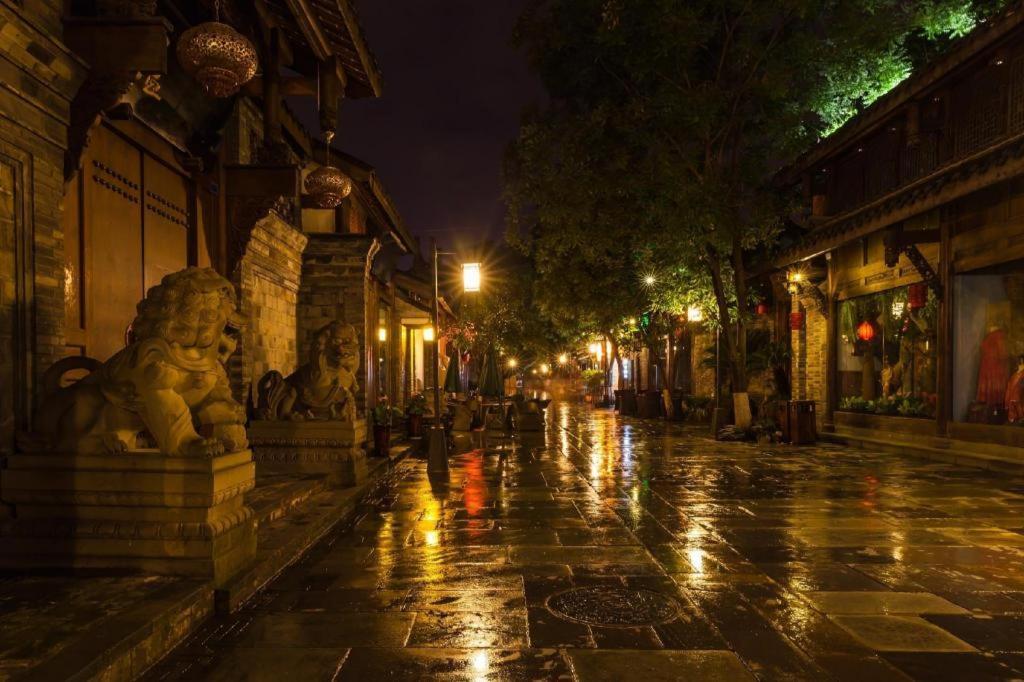 Отель Ibis Chengdu Chunxi Road Shudu Mansion Экстерьер фото