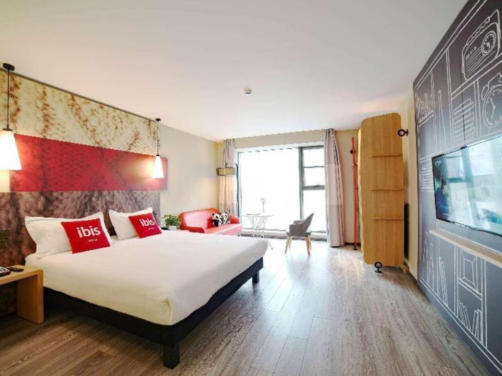 Отель Ibis Chengdu Chunxi Road Shudu Mansion Экстерьер фото