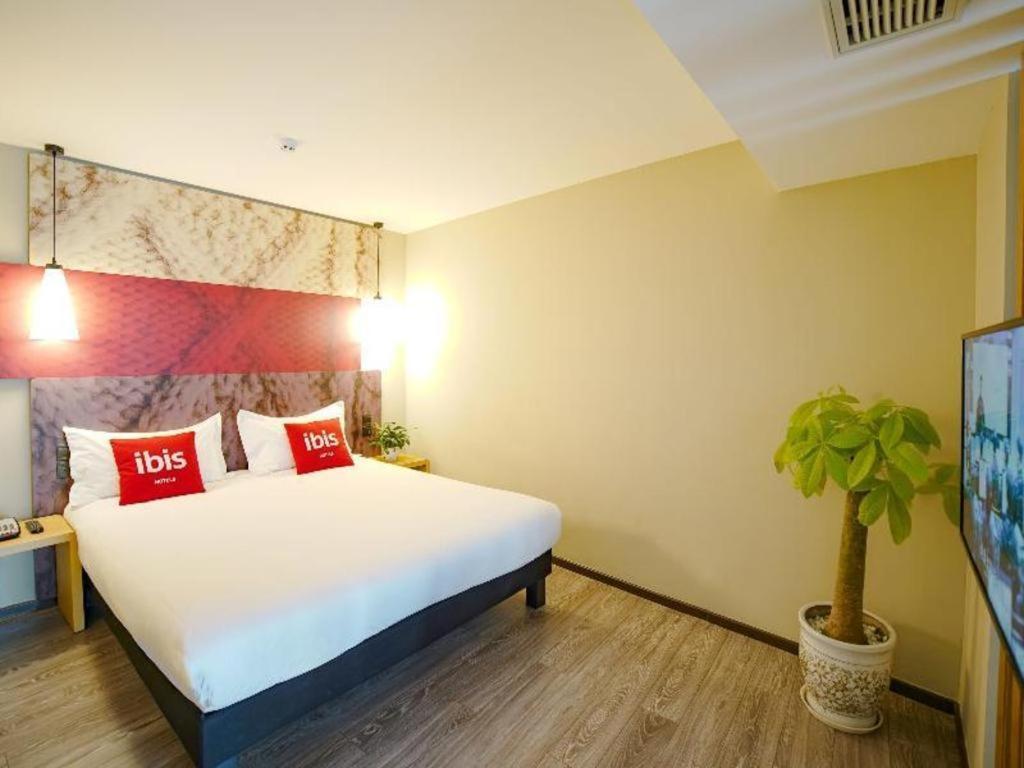 Отель Ibis Chengdu Chunxi Road Shudu Mansion Экстерьер фото