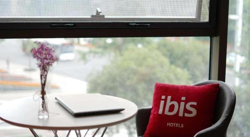 Отель Ibis Chengdu Chunxi Road Shudu Mansion Экстерьер фото