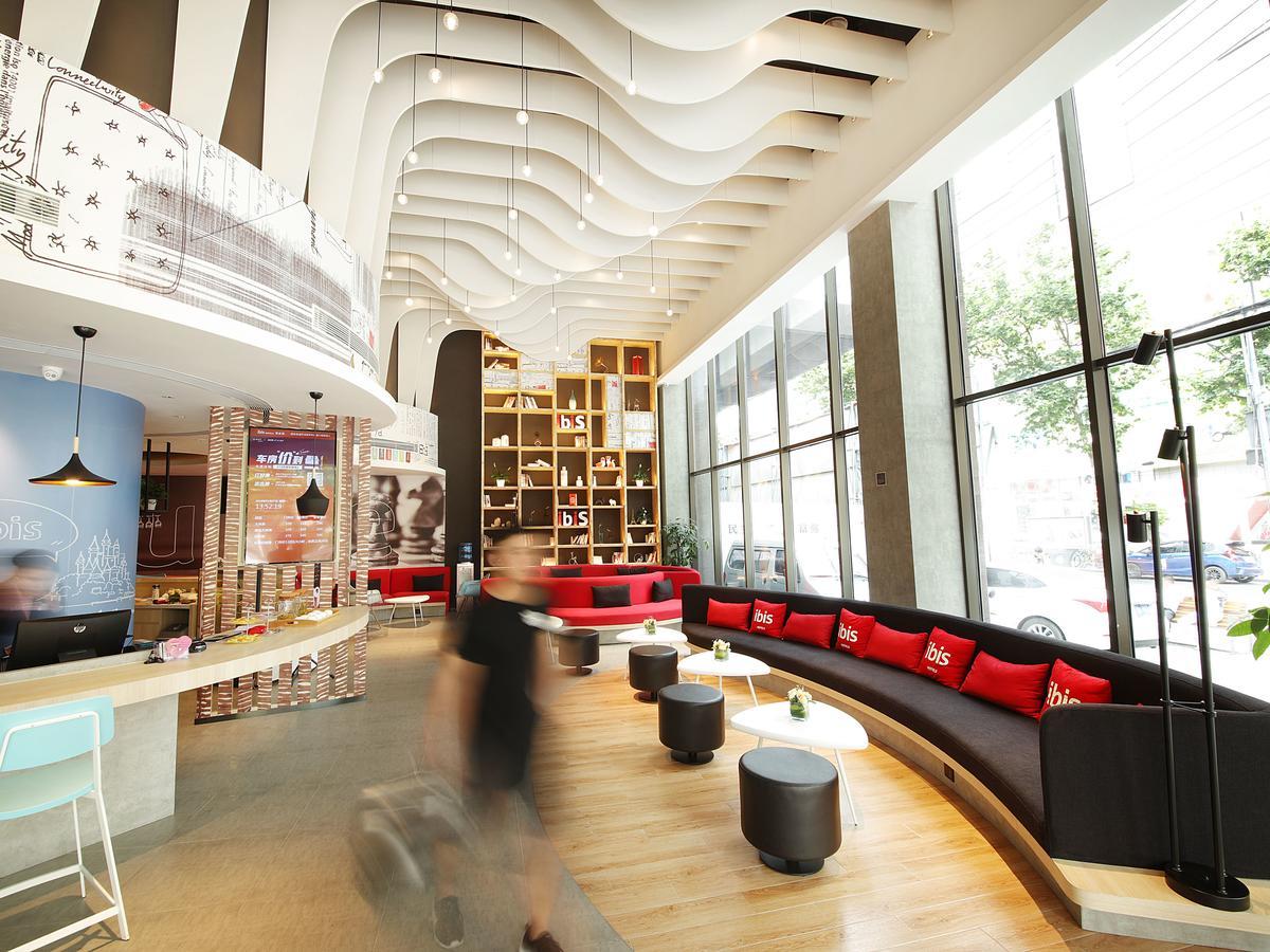 Отель Ibis Chengdu Chunxi Road Shudu Mansion Экстерьер фото