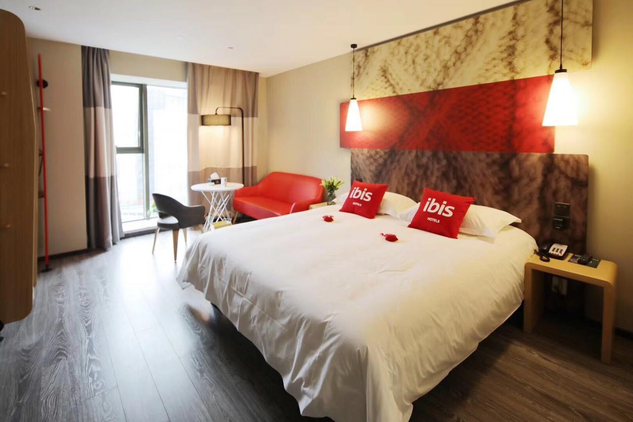 Отель Ibis Chengdu Chunxi Road Shudu Mansion Экстерьер фото